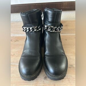 GBG Black Zip Up Boots with Chain Detail-Sz 8M